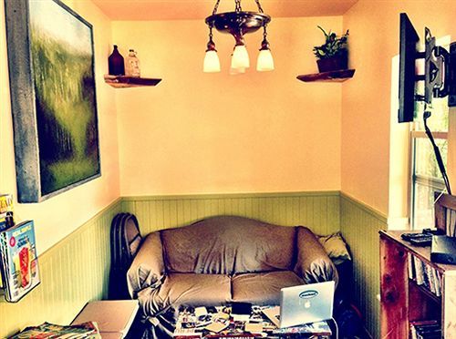 Whitefish Hostel Экстерьер фото